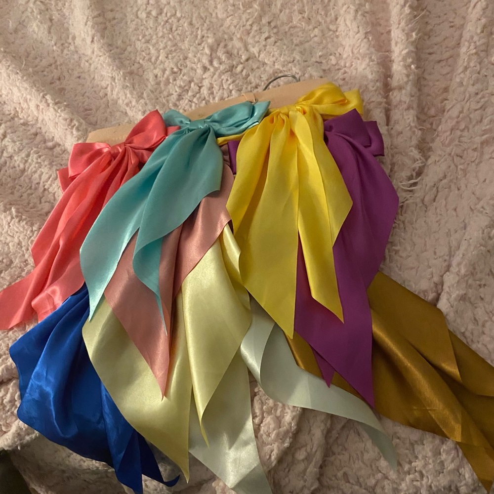 Multi-coloured silk ribbon hair bows set